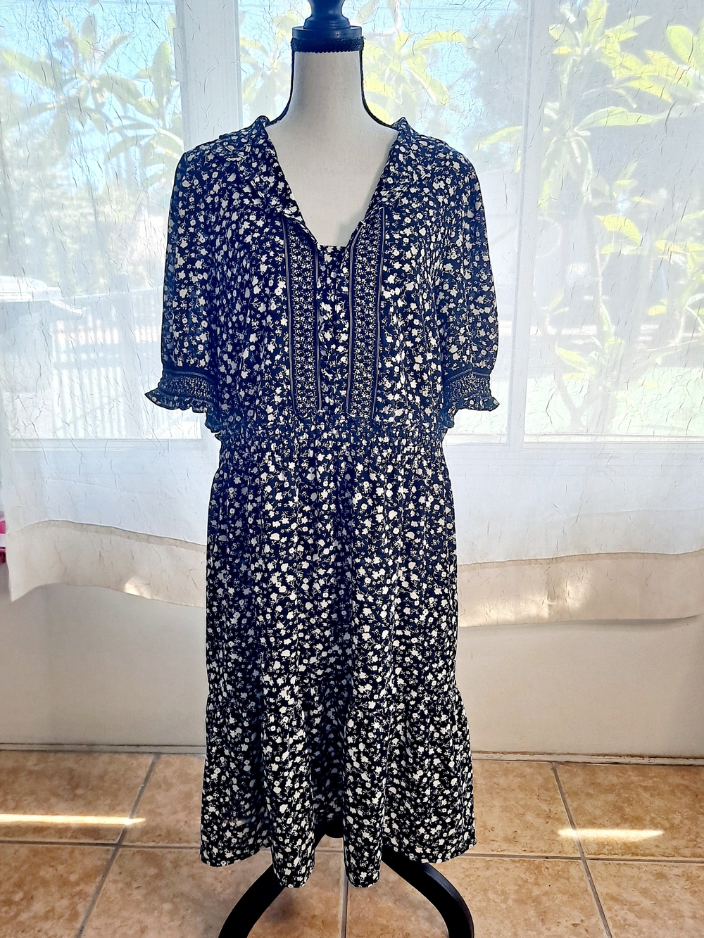 London Times Black and White Floral Tiered Midi Dress